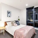 Modern, Carefree Living Style Apt In Southport