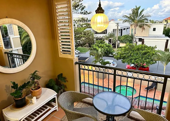 \'Little Mermaid\' Beach Apartment Best Location Walk To Beach And Restaurants - Sleeps 4