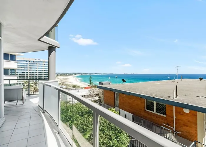 \'Aqua La Vista\' A Dreamy Coastal Escape By The Beach