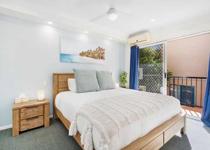 Sunalia - Dual-Storey Chic On Chevron Island