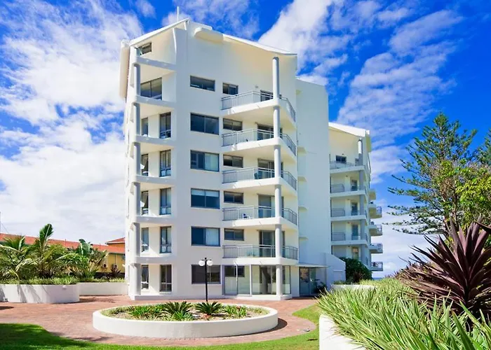 Oceanside Resort - Absolute Beachfront Apartments