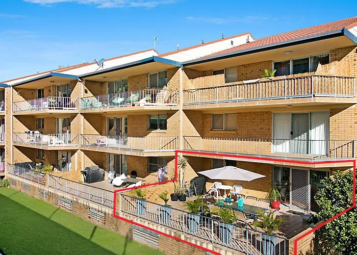 Kirra Beachside