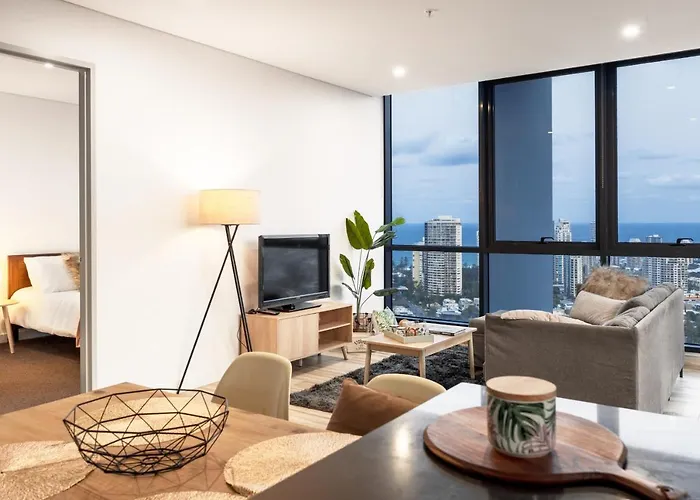 Modern, Carefree Living Style Apt In Southport