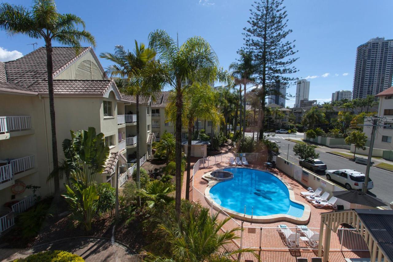 Hotel Surfers Tradewinds