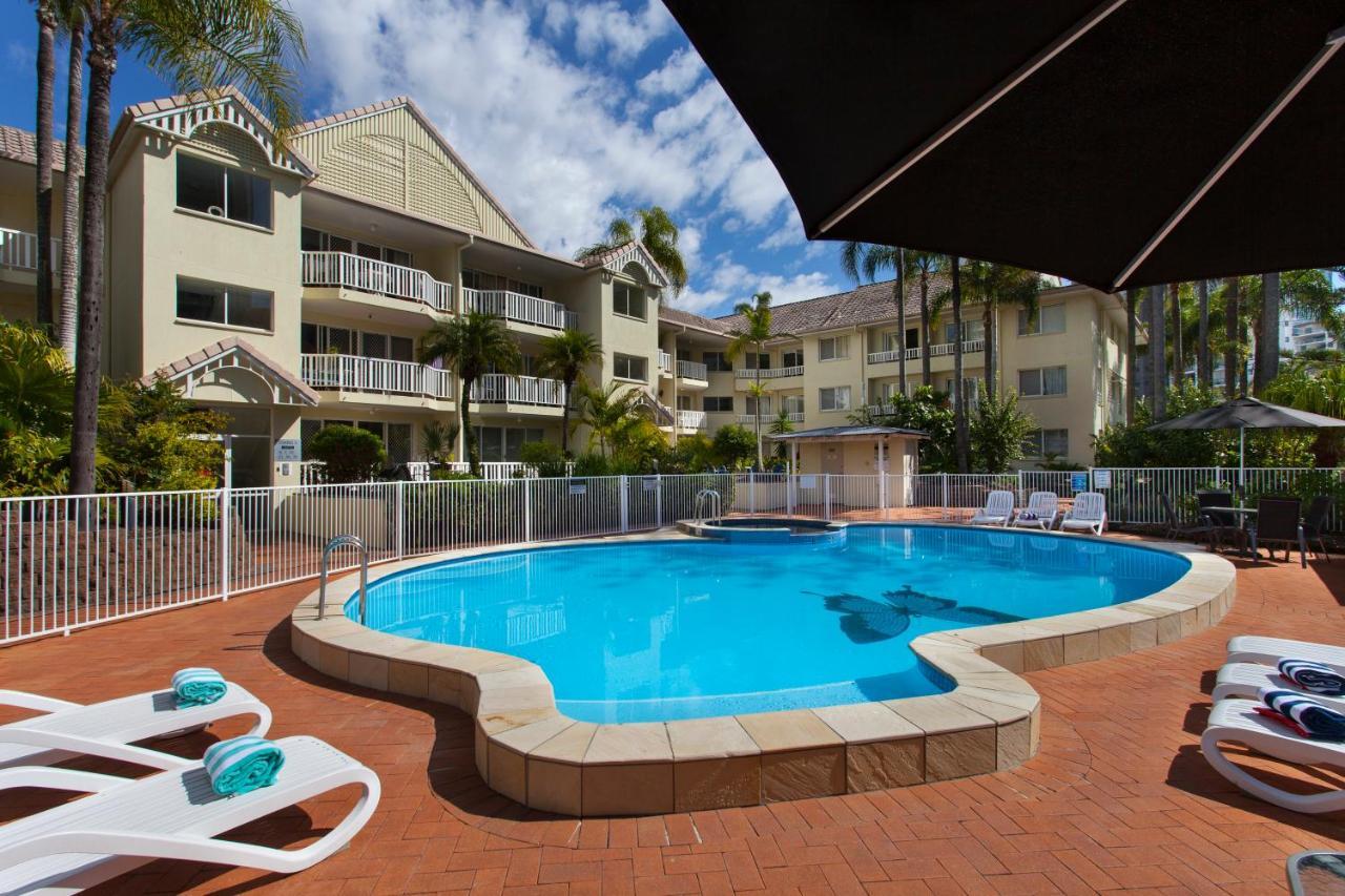 Surfers Tradewinds Hotel
