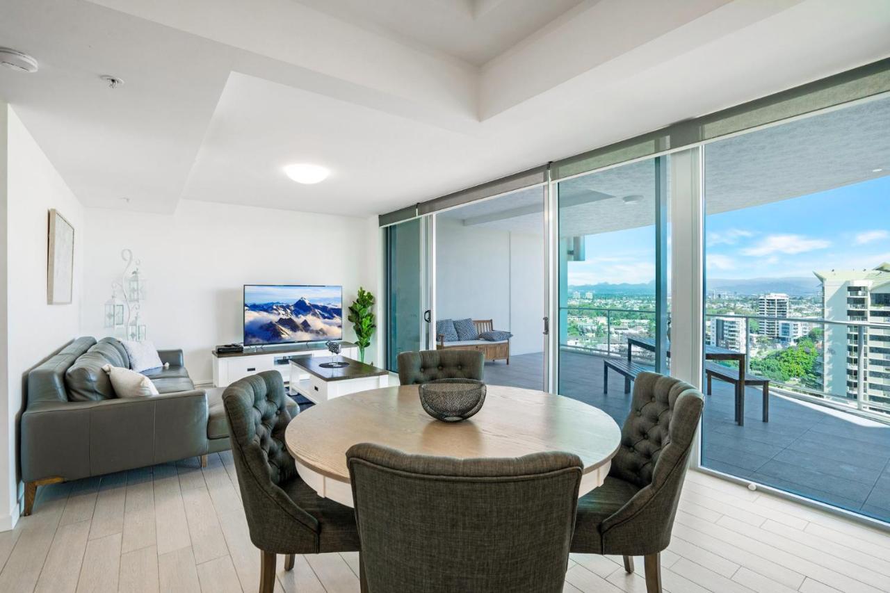 Apartment Wings Resort, And 2 Story Penthouses - We Accommodate Gold Coast