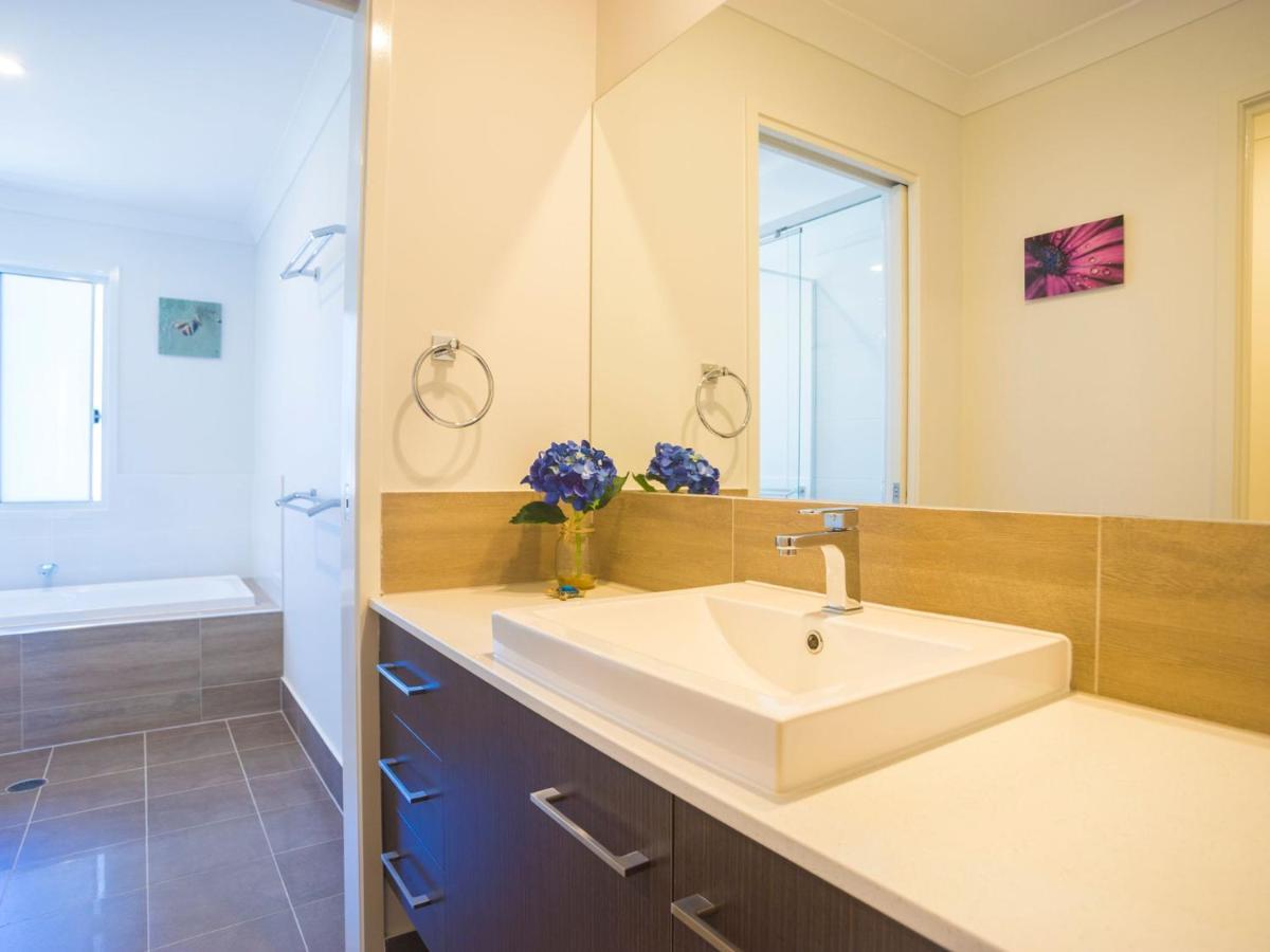 Broadwater Paradise - Coasthm Gold Coast