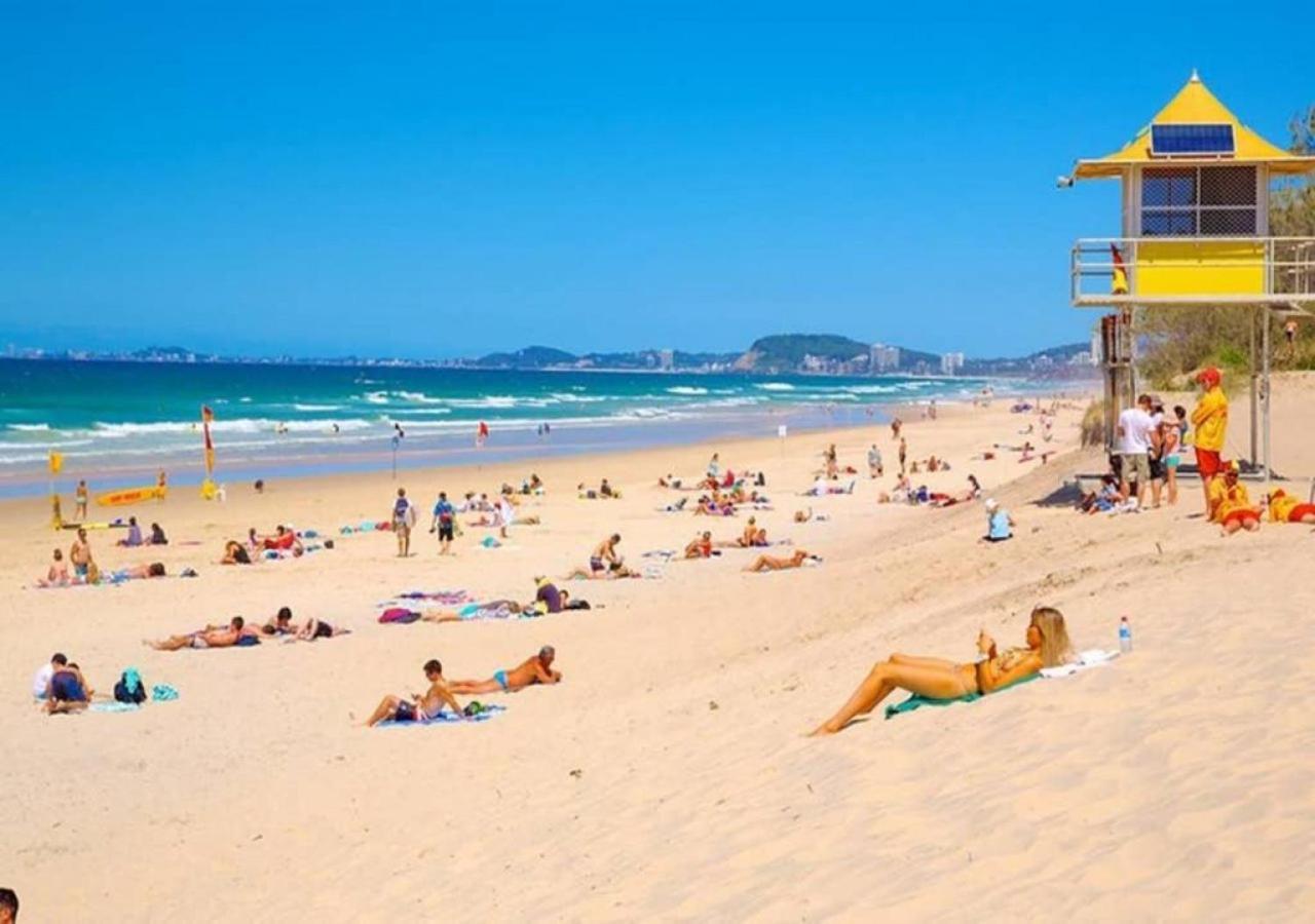 Location Location Location - Broadbeach :) Apartment