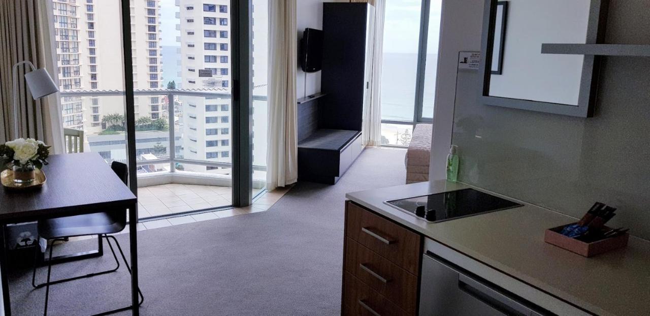 Legends Units With Panoramic Ocean Views In Surfers Paradise Gold Coast