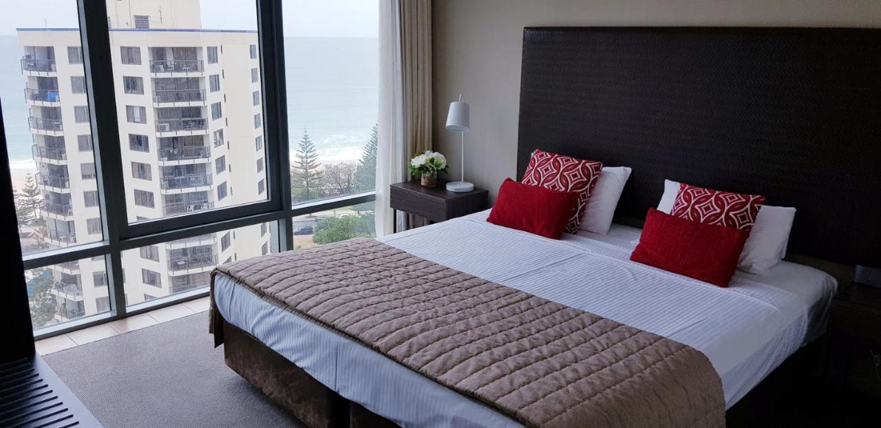 Legends Units With Panoramic Ocean Views In Surfers Paradise Hotel Gold Coast