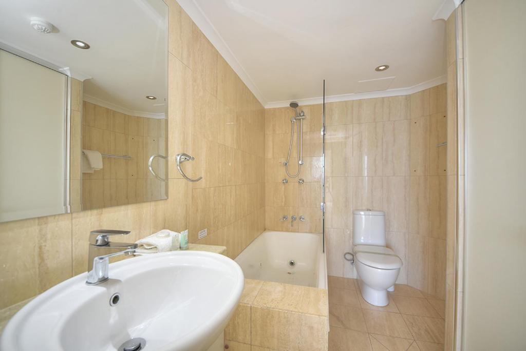 19th Avenue On The 4* Gold Coast