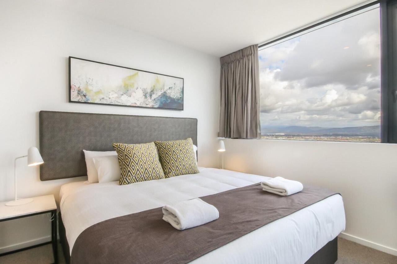 Apartment Luxurious 2 Bedroom Brand New With Amazing Hinterland Views