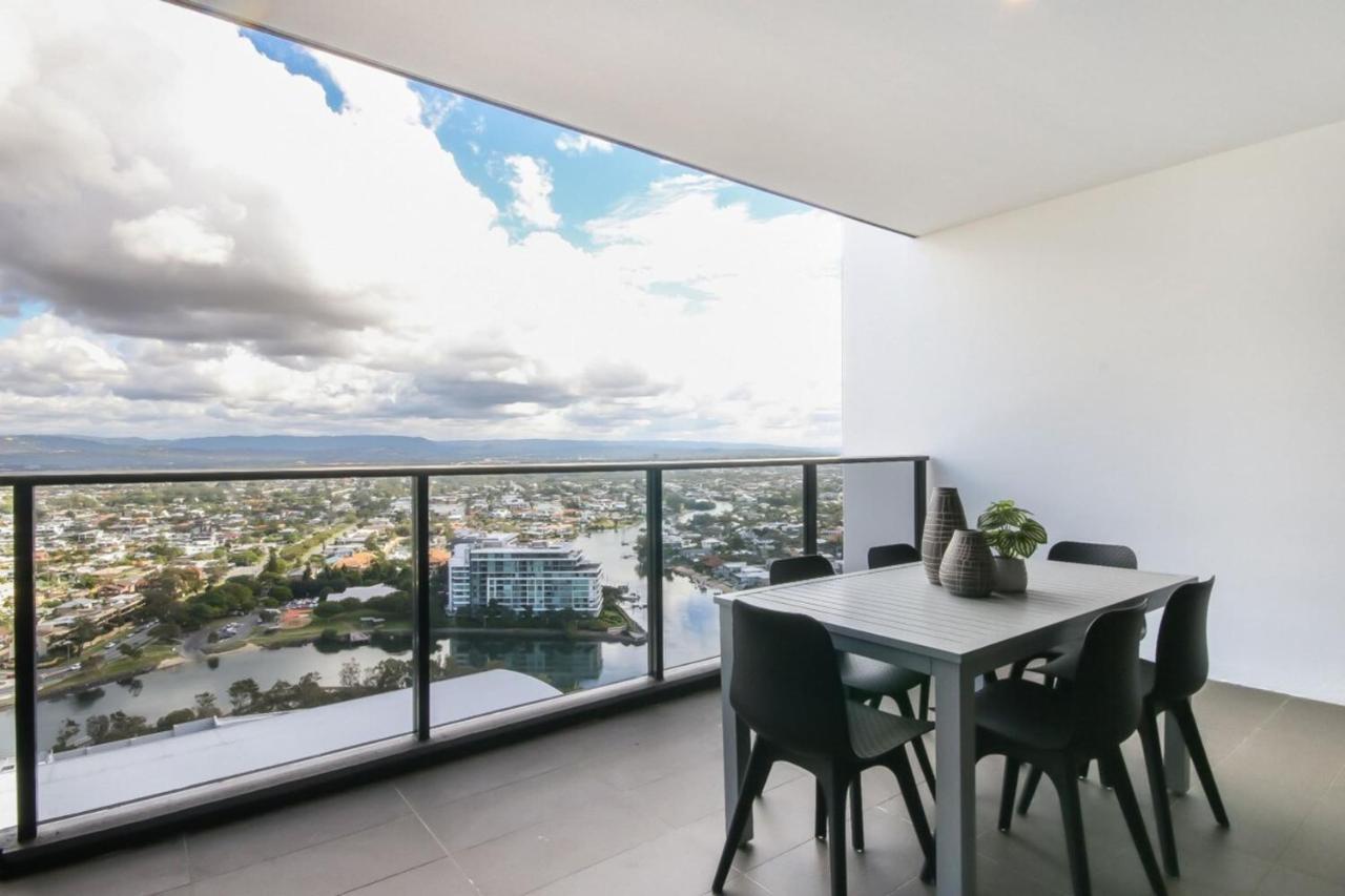 Apartment Luxurious 2 Bedroom Brand New With Amazing Hinterland Views *
