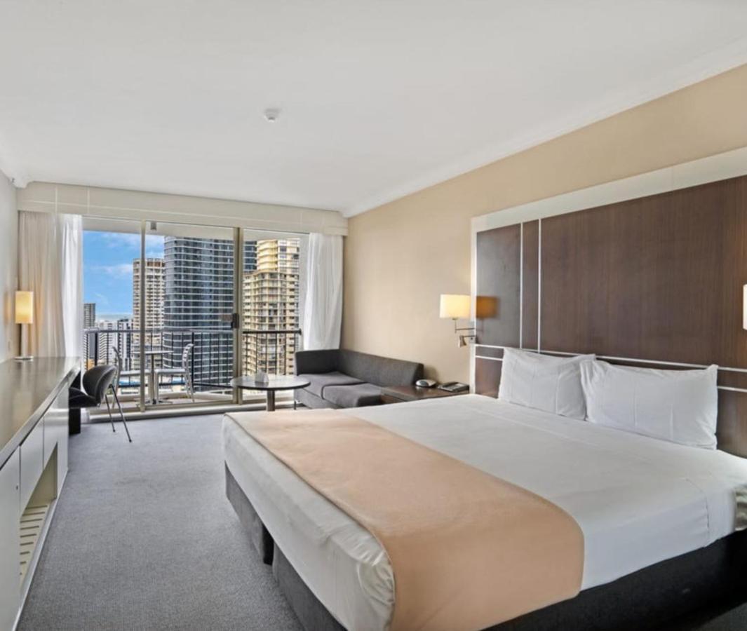Surfers Paradise Waterfront & Views
