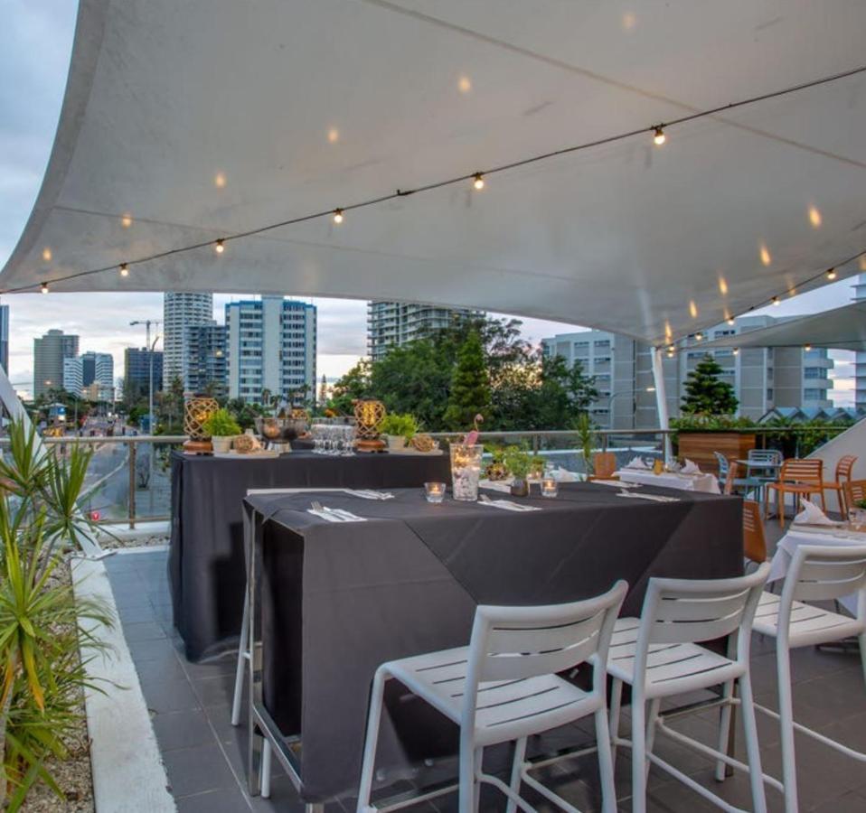 Surfers Paradise Waterfront & Views Inn