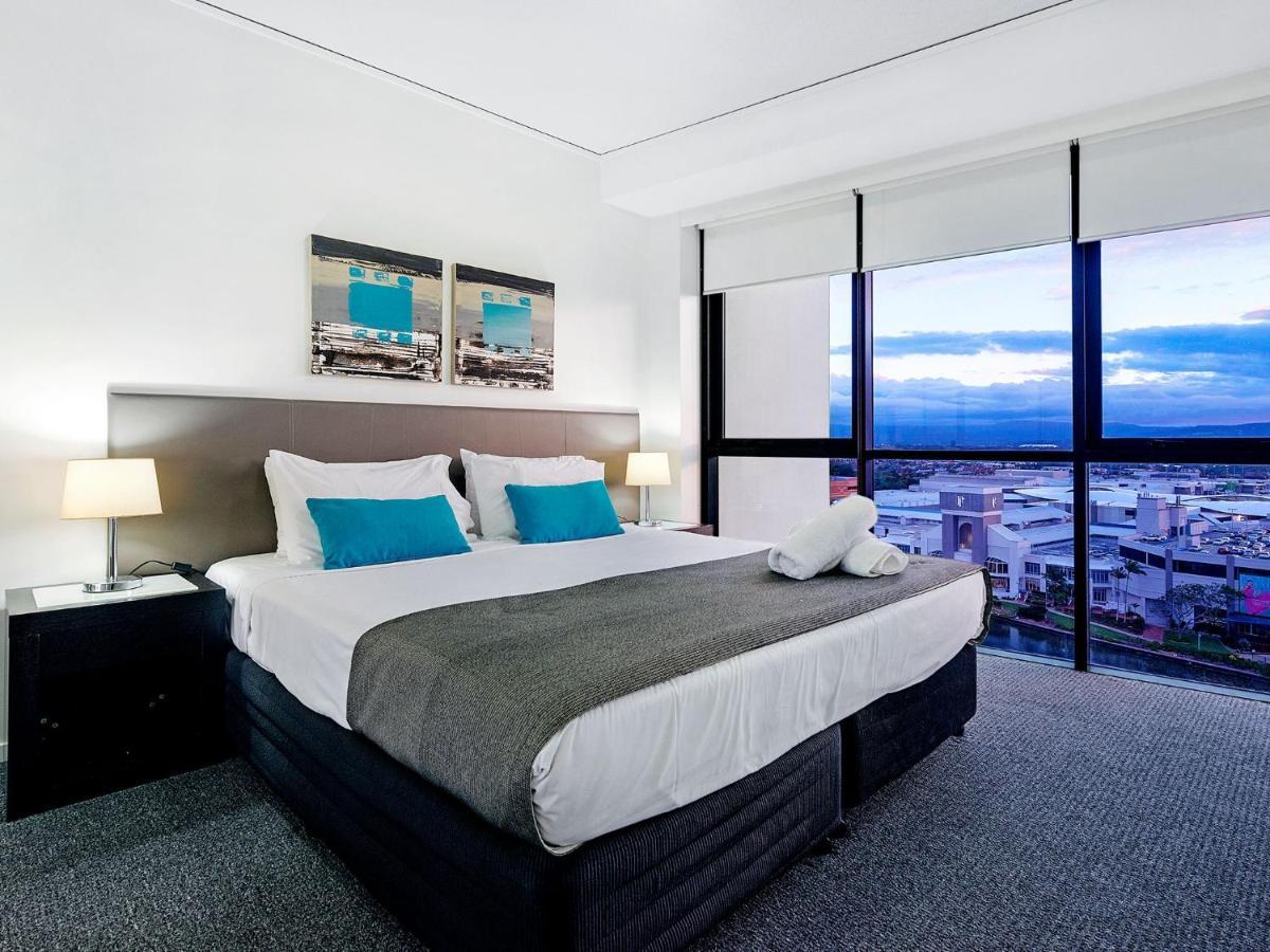 Large Modern 3 Bedroom With Views - Coasthm