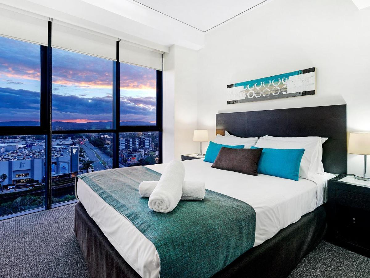 Large Modern 3 Bedroom With Views - Coasthm * Gold Coast
