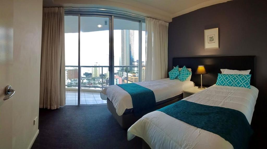 Deluxe Chevron Renaissance Apartment Gold Coast