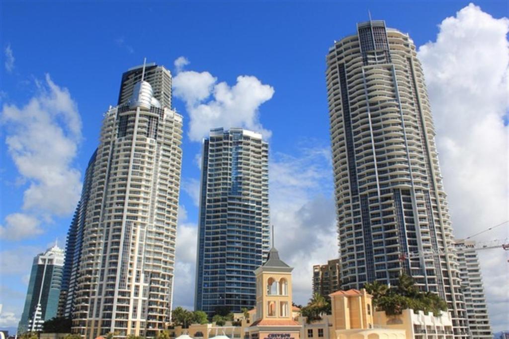 Apartment Deluxe Chevron Renaissance Gold Coast