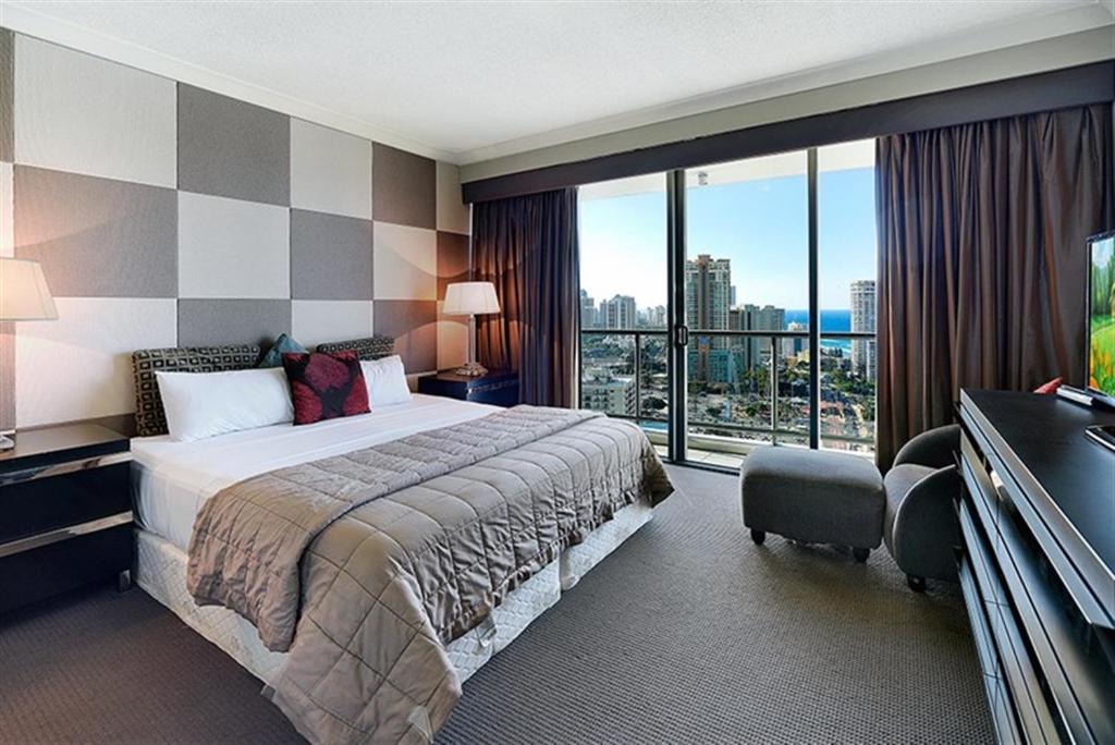 Deluxe Chevron Renaissance Apartment Gold Coast