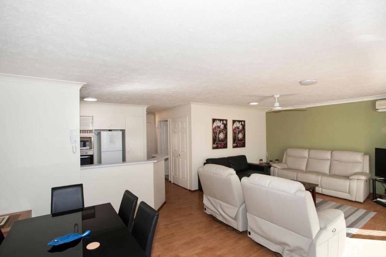 Surfers Tradewinds Hotel 3*