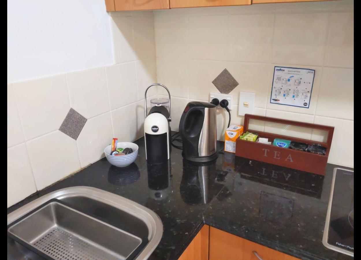 Surfers Paradise With Pool Apartment *