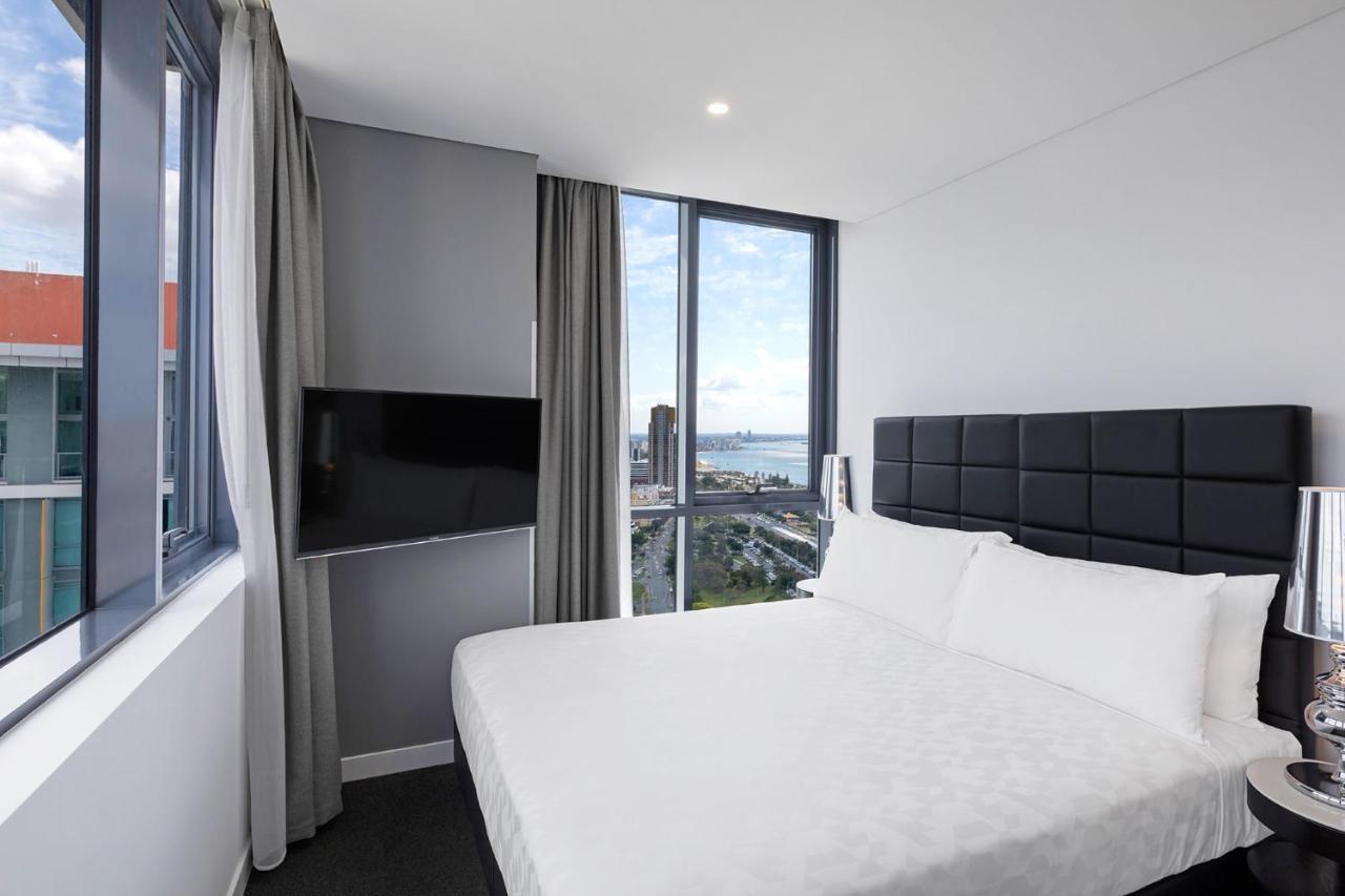 Hotel Meriton Southport Gold Coast