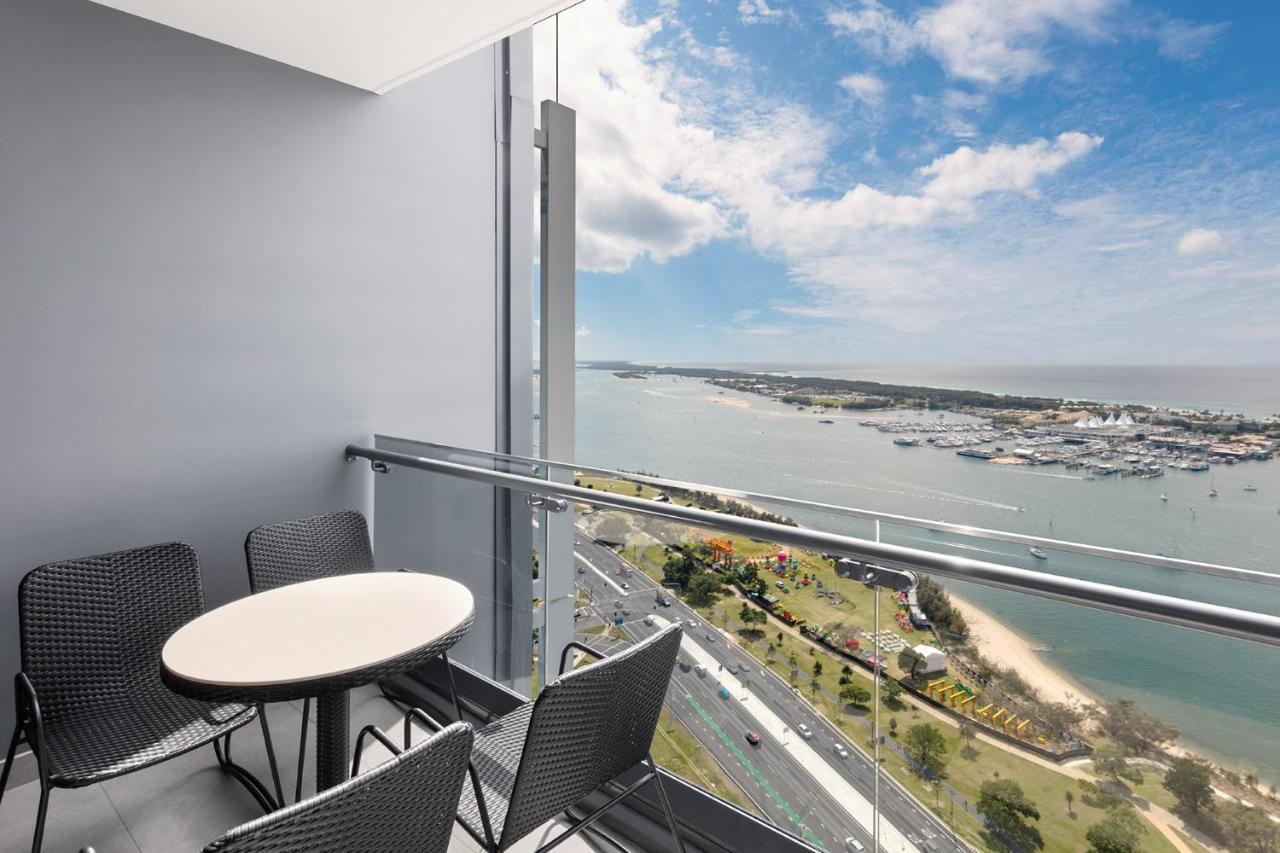Meriton Southport 5*