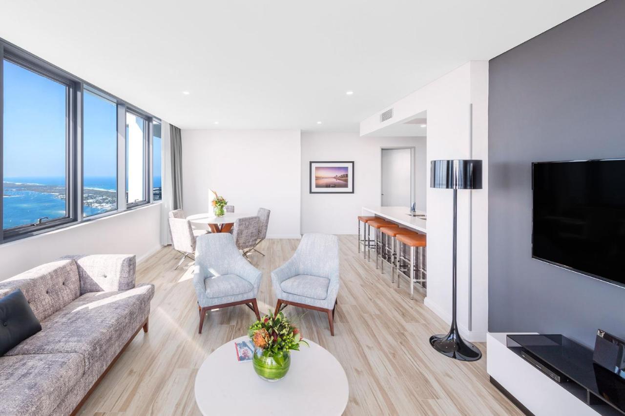 Meriton Southport Hotel 5*