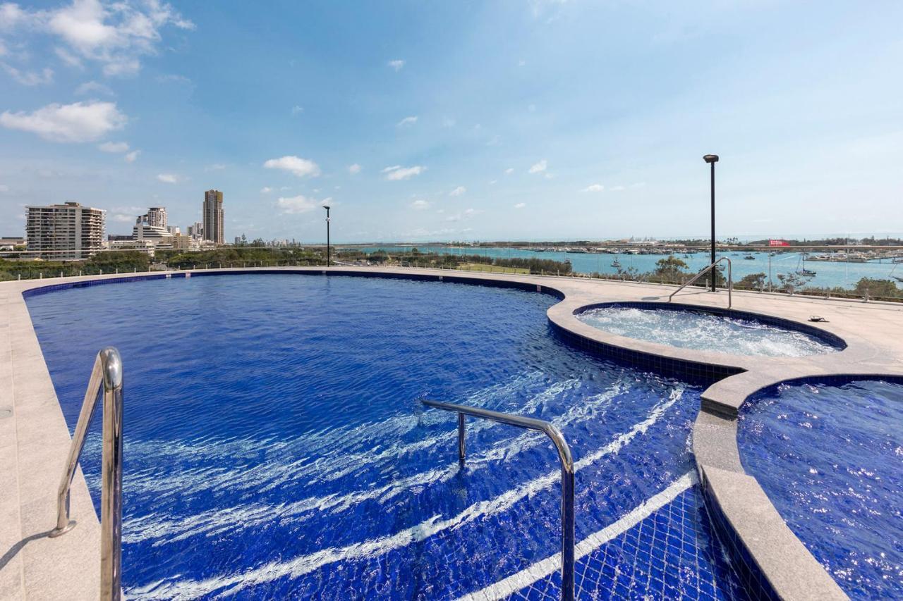 Hotel Meriton Southport