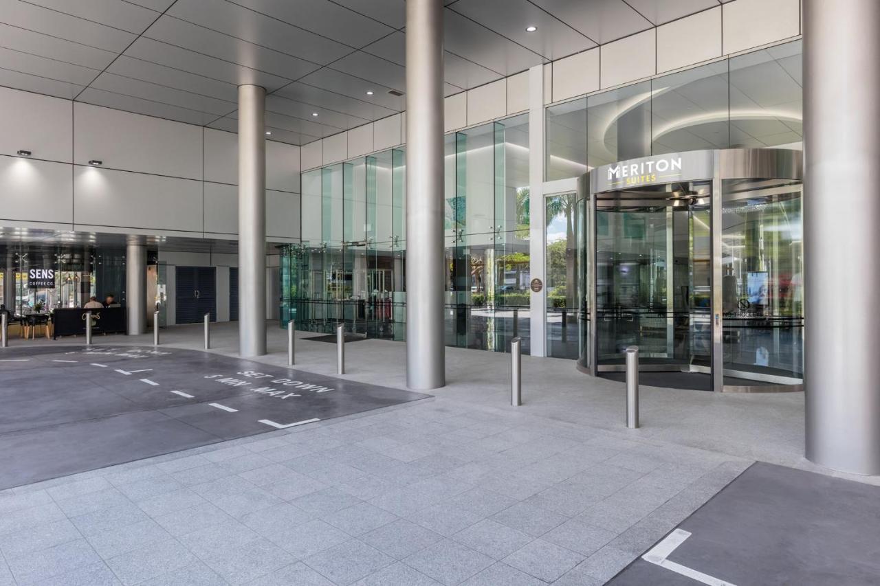 Meriton Southport Hotel 5*