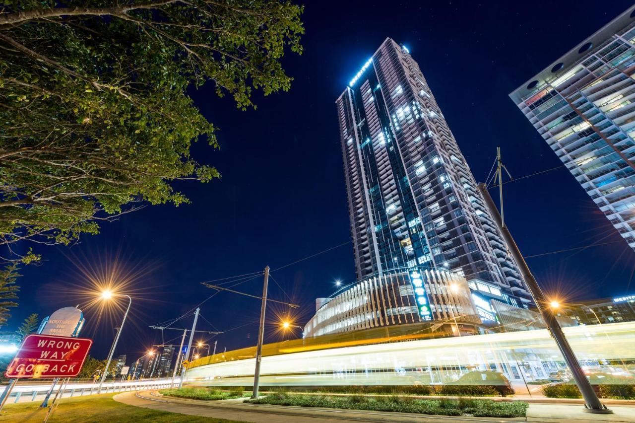 Hotel Meriton Southport Gold Coast