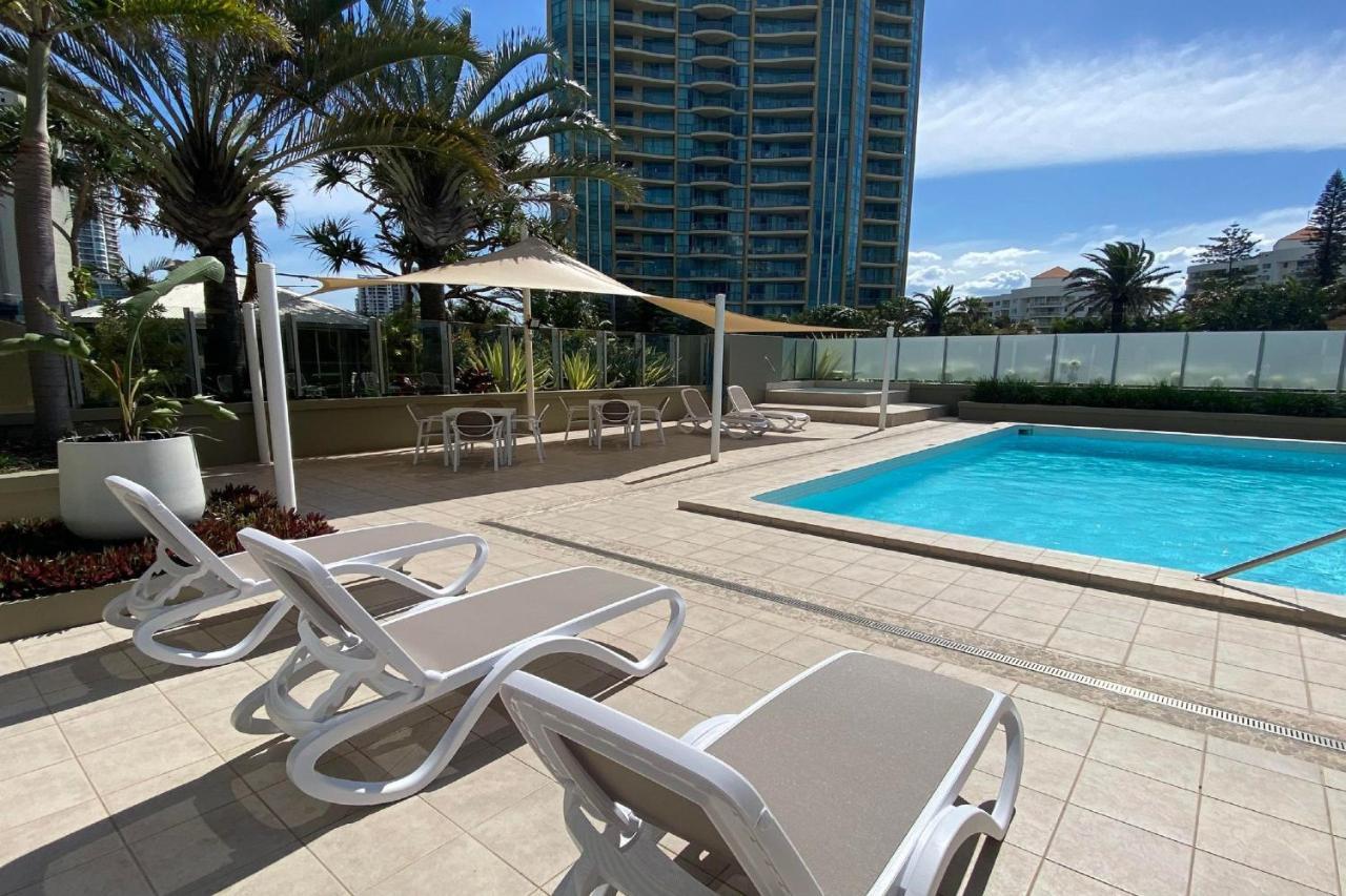 Hi Surf Beachfront Aparthotel Gold Coast