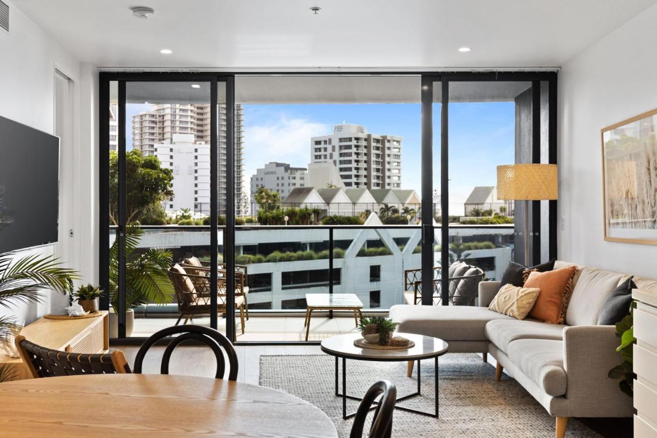 Stylish And Modern Oracle 2 Bedroom - Coasthm Apartment