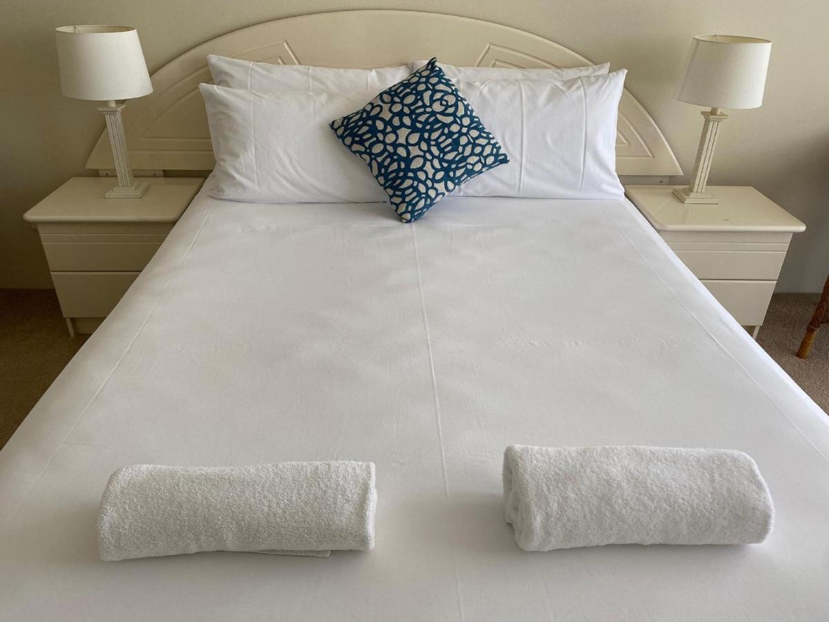 Aparthotel Hi Surf Beachfront 4*