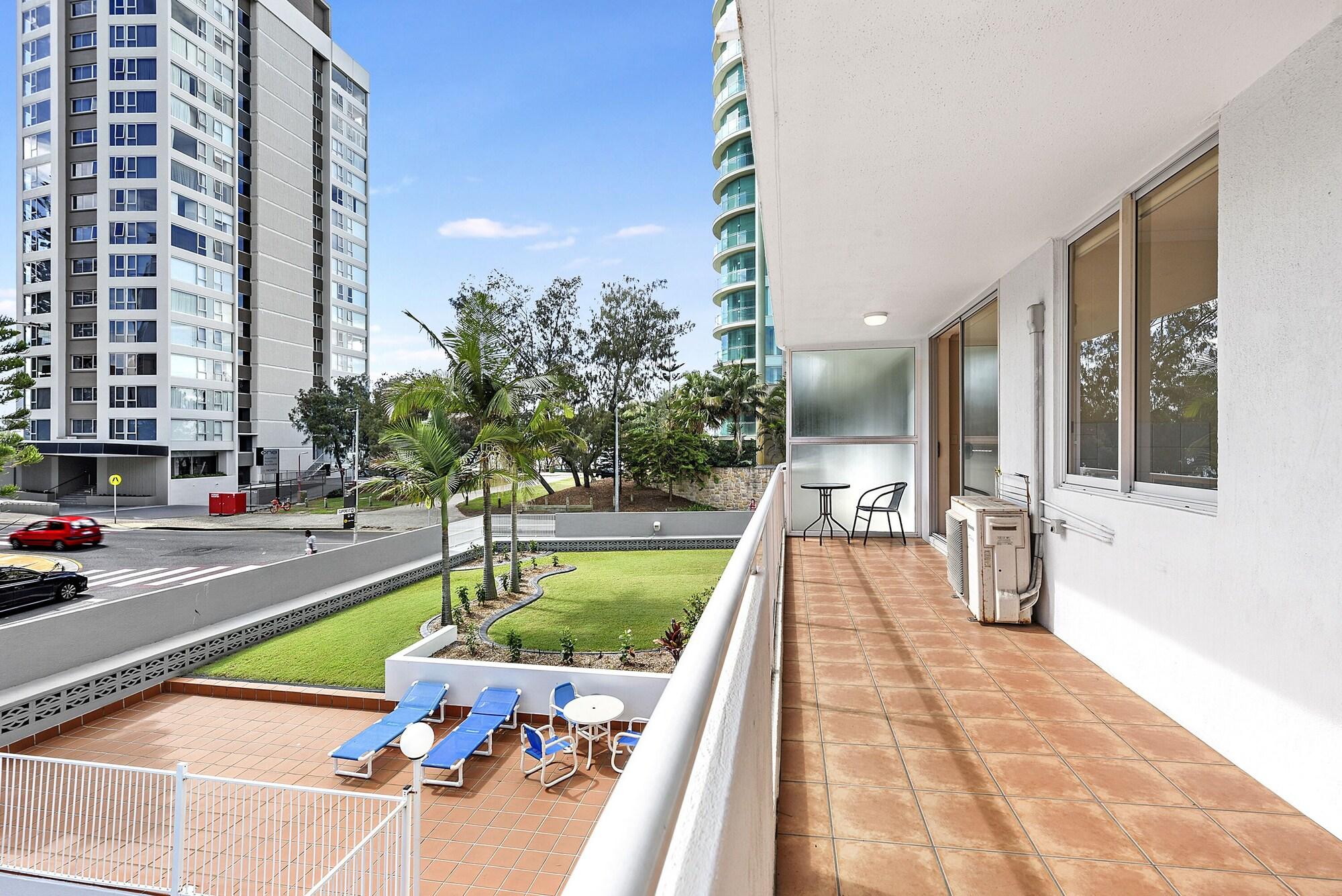 Aparthotel Carlton Gold Coast