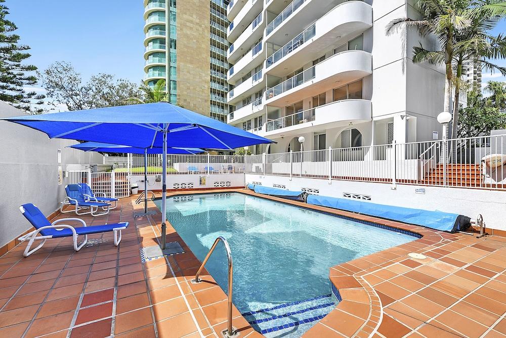 Aparthotel Carlton Gold Coast
