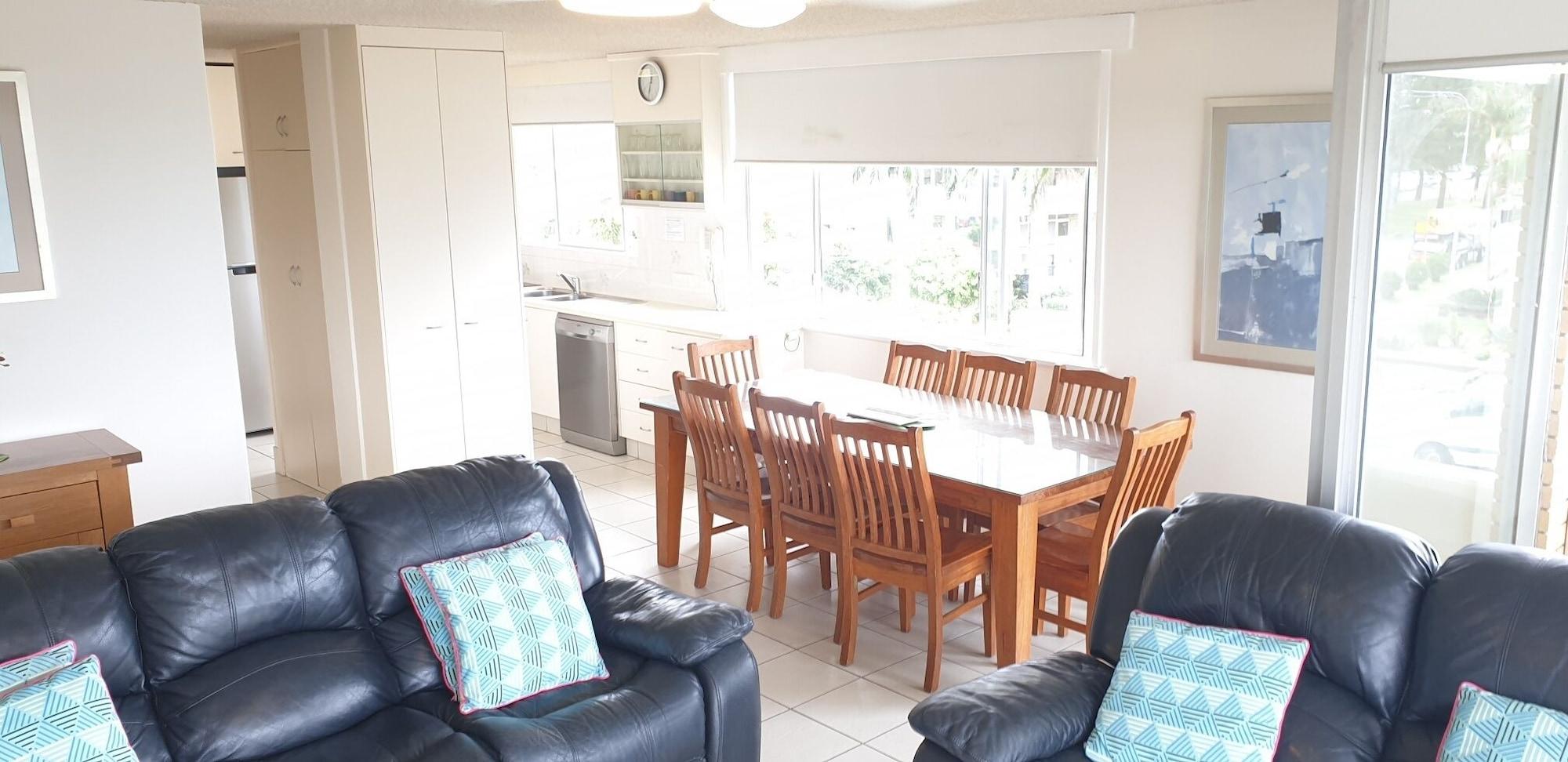 Wyuna Beachfront Aparthotel Gold Coast