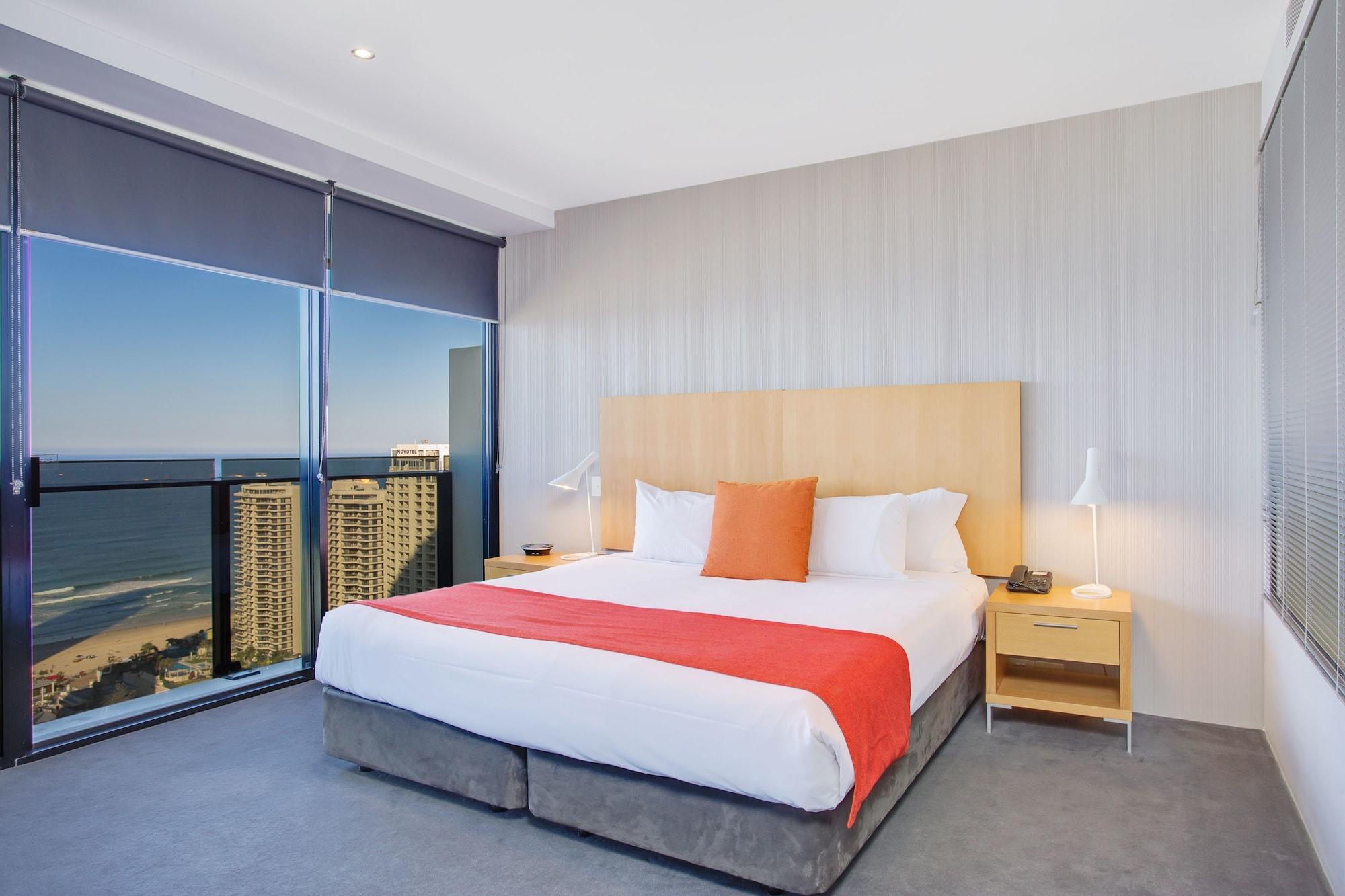 Mantra Circle On Cavill 4*