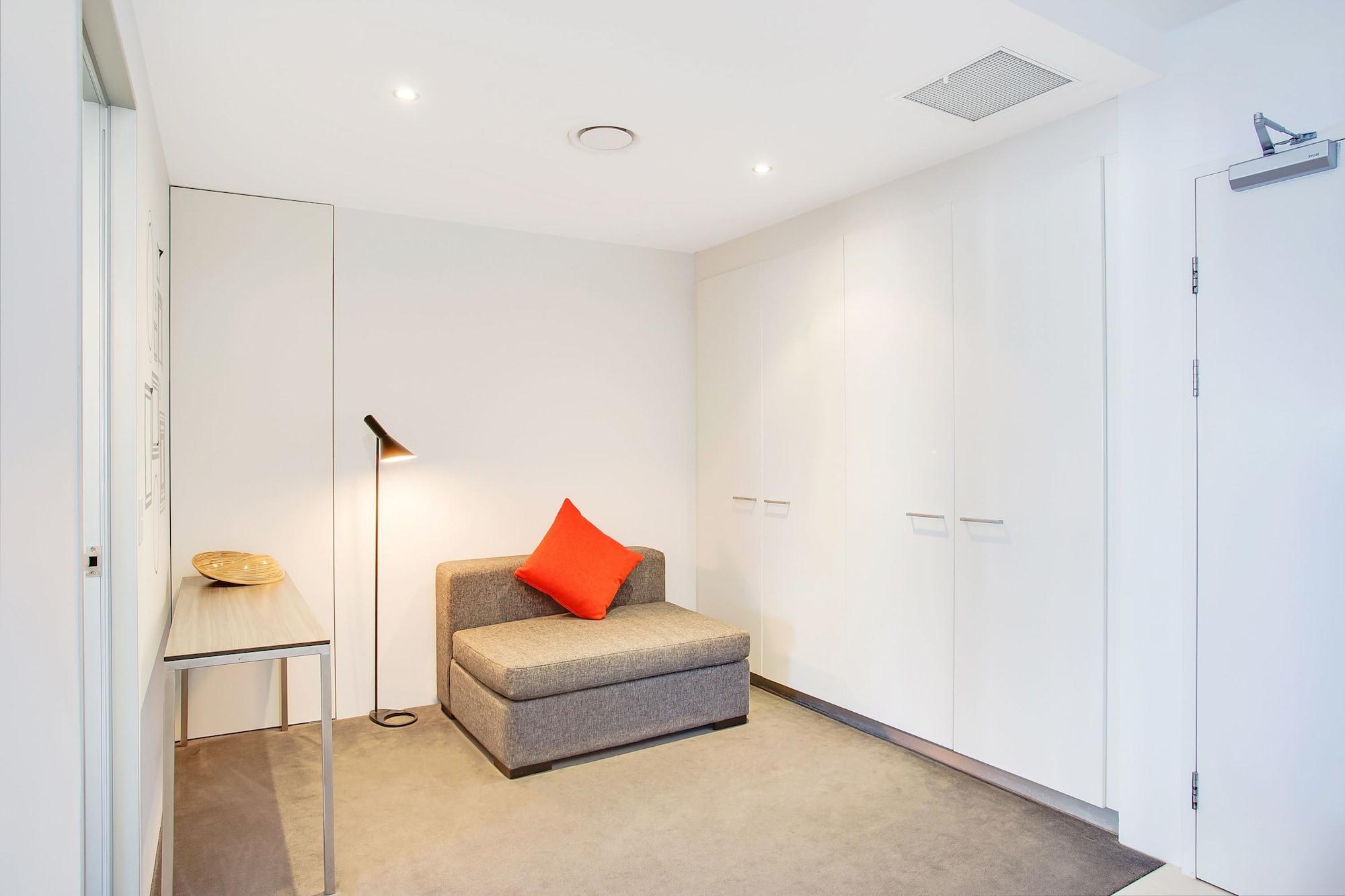 Aparthotel Mantra Circle On Cavill 4*