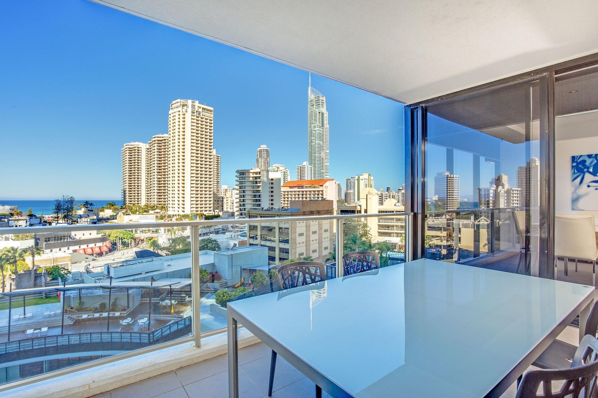 Aparthotel Mantra Circle On Cavill 4*