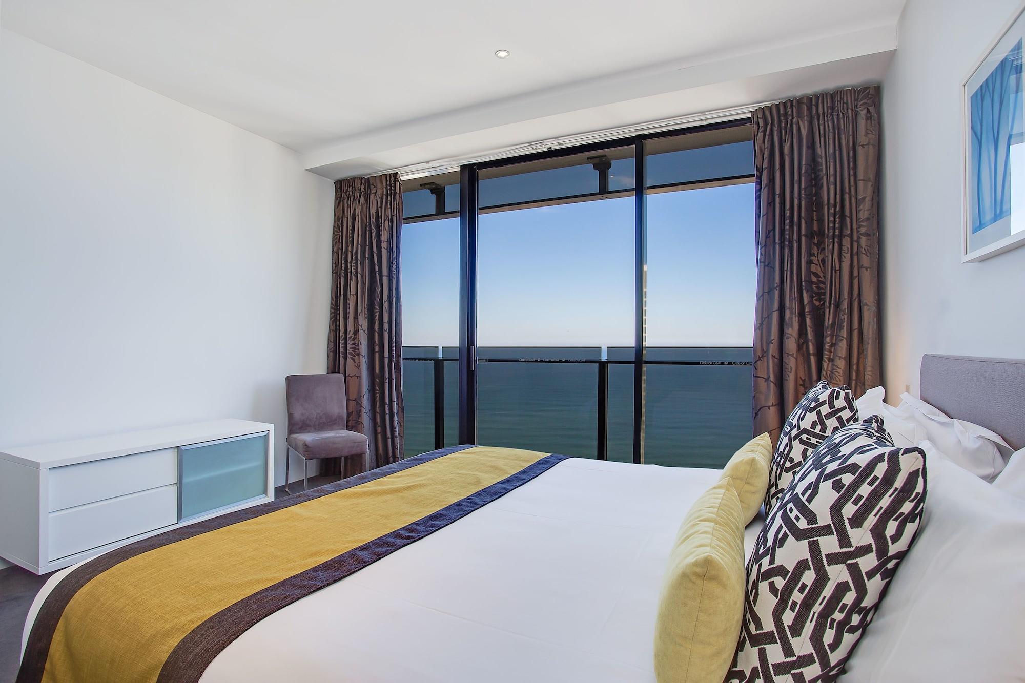 Mantra Circle On Cavill Aparthotel 4*