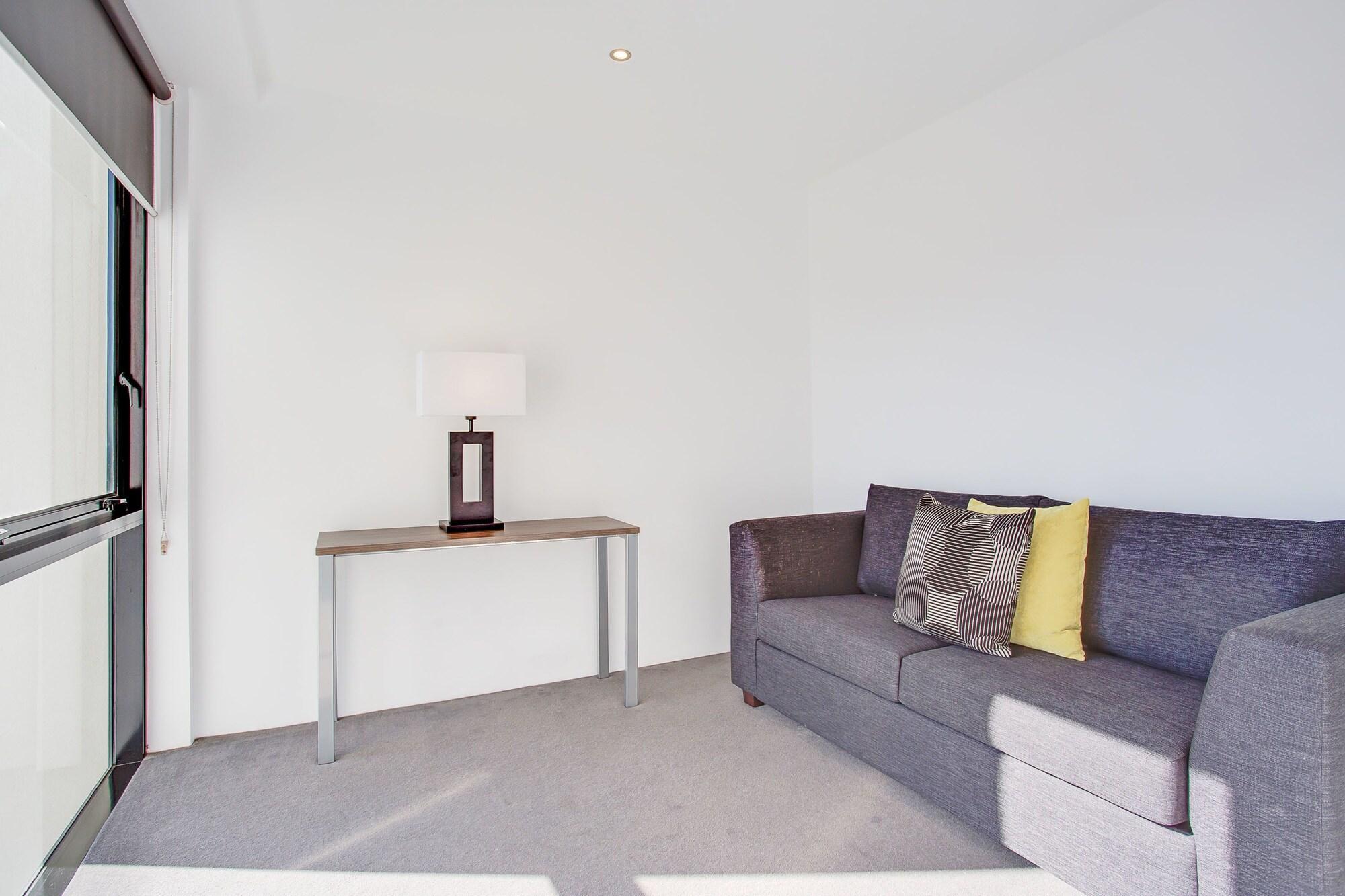 Mantra Circle On Cavill Aparthotel 4*