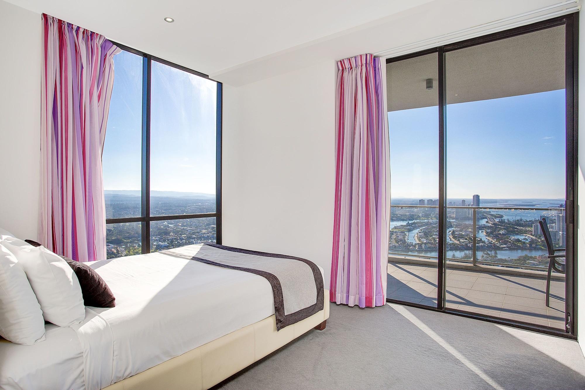 Mantra Circle On Cavill Aparthotel