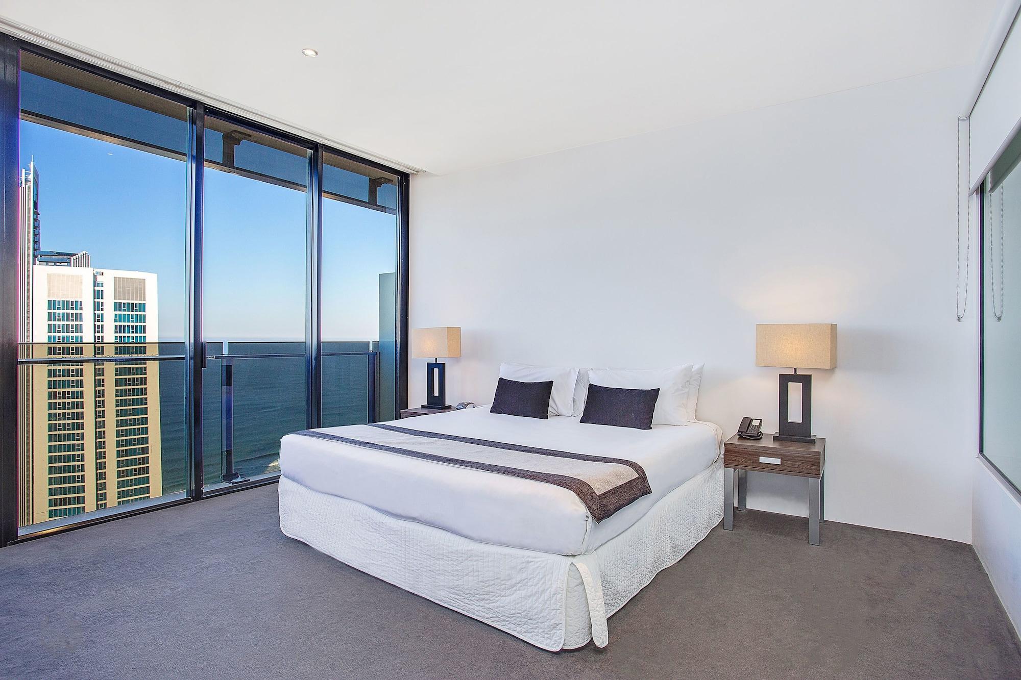 Aparthotel Mantra Circle On Cavill 4*