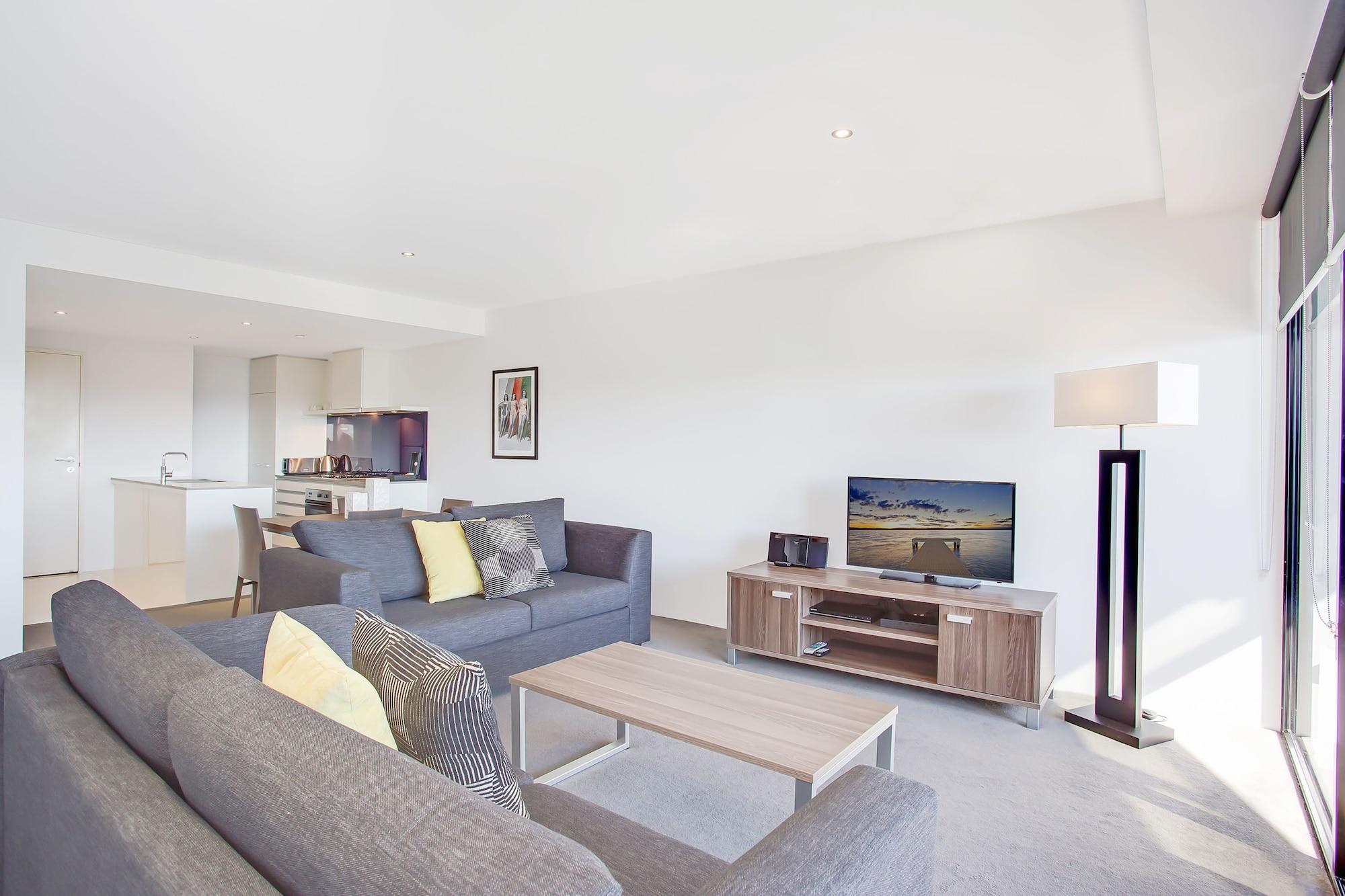 Mantra Circle On Cavill Aparthotel 4*