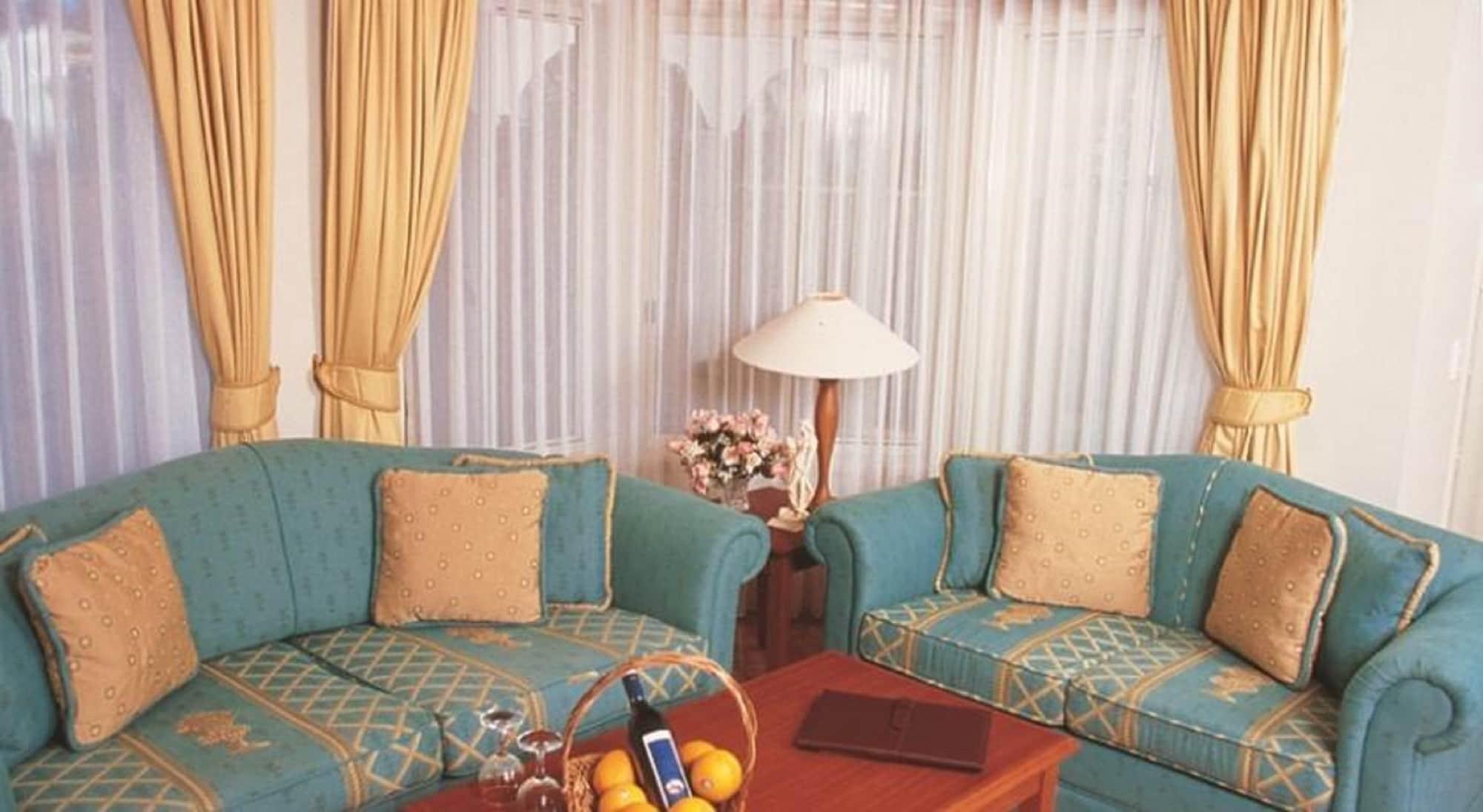 Royal Woods Resort 4*