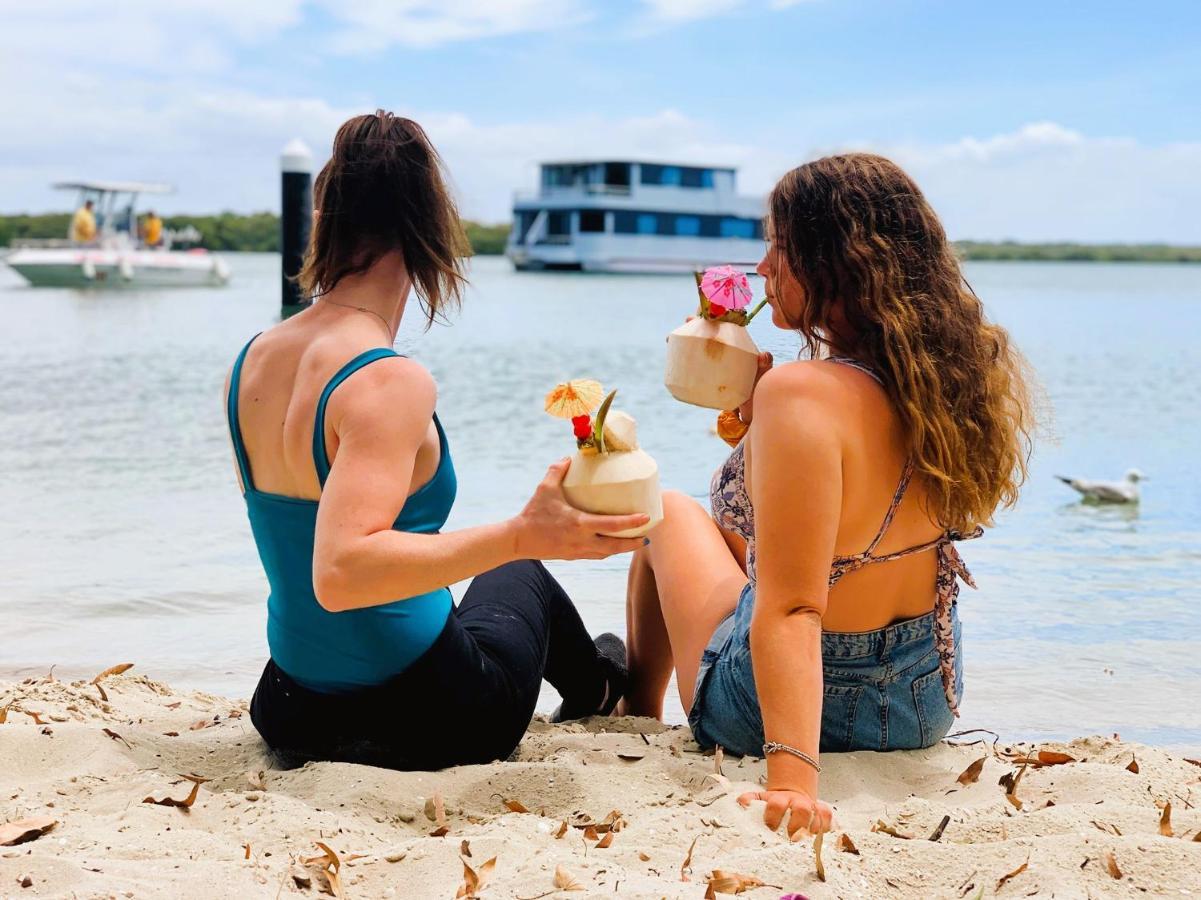 Botel Coomera Houseboats Gold Coast