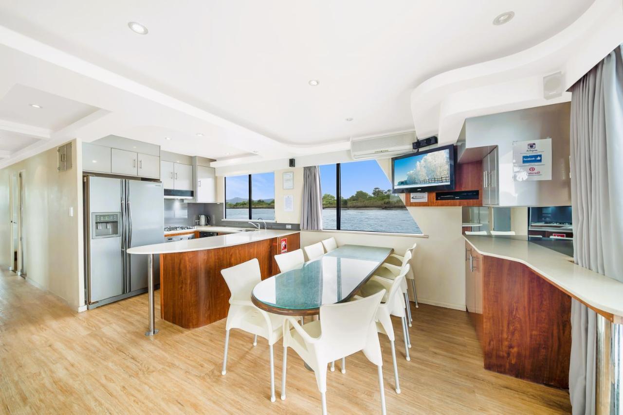 Coomera Houseboats 4* Gold Coast
