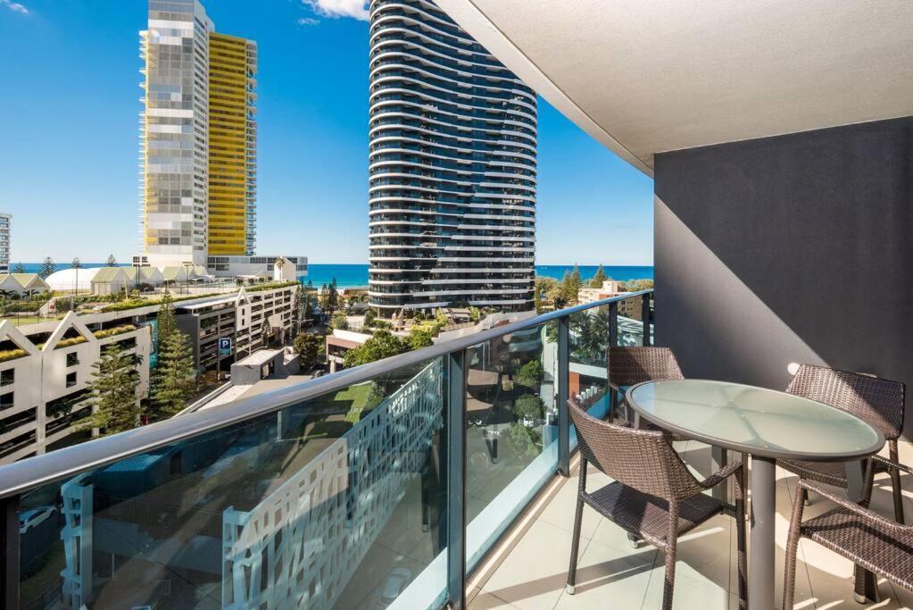 Oasis // Broadbeach Holiday home